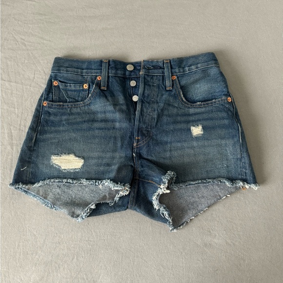 Levi’s 501 shorts- premium high rise - Picture 2 of 4